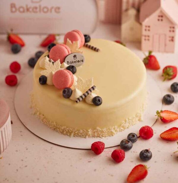White Berrylicious Cake